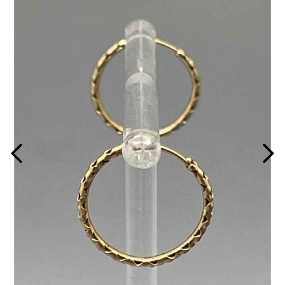 18mm Textured Gold Earrings